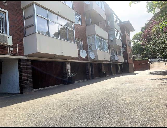 1.5 BEDROOM APARTMENT FOR SALE IN WINDERMERE